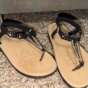 NWOT Forever size 8 thong strap sandals flower beads embellished cute summer